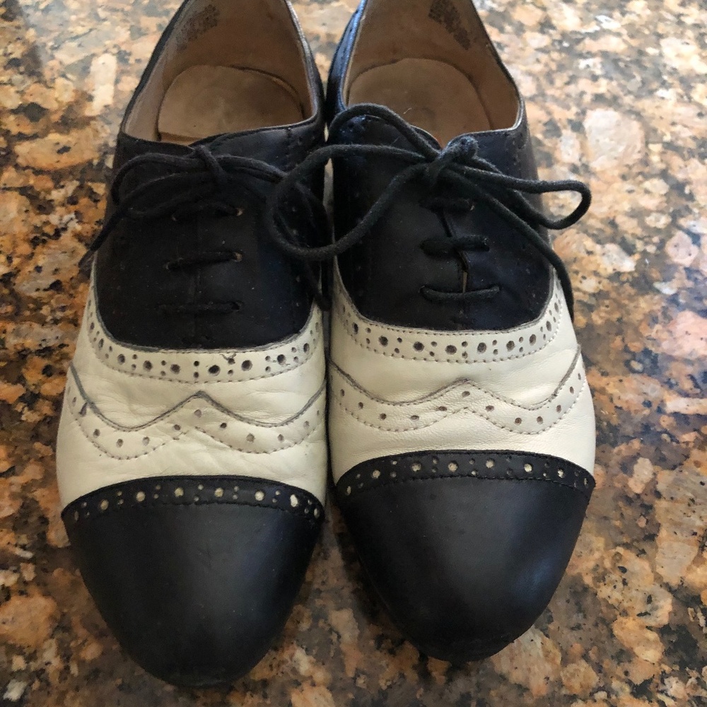 Miz Mooz b&w wingtips